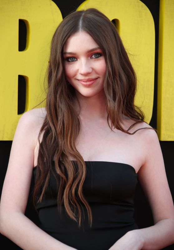 Alexa Swinton Radiates at Thunderbolts Premiere!