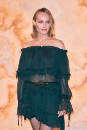 Amber Valletta