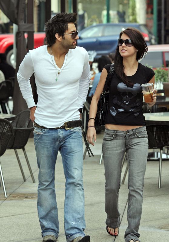 Audrina Patridge: Casual Stroll and Skull Chic!