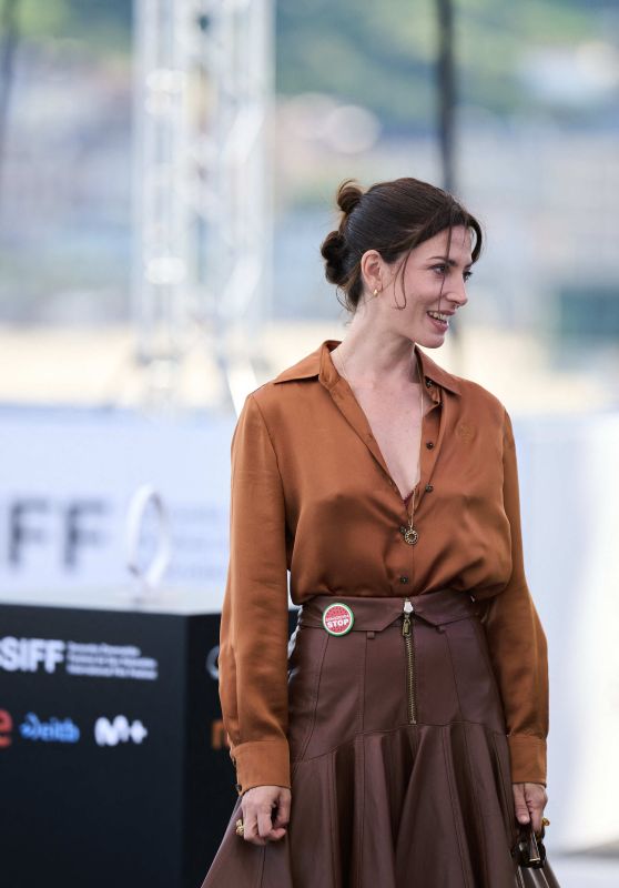 Barbara Lennie: A Bold Statement in Brown at San Sebastián!