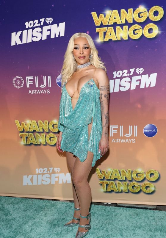 Doja Cat Dazzles in Daring Dress at Wango Tango!