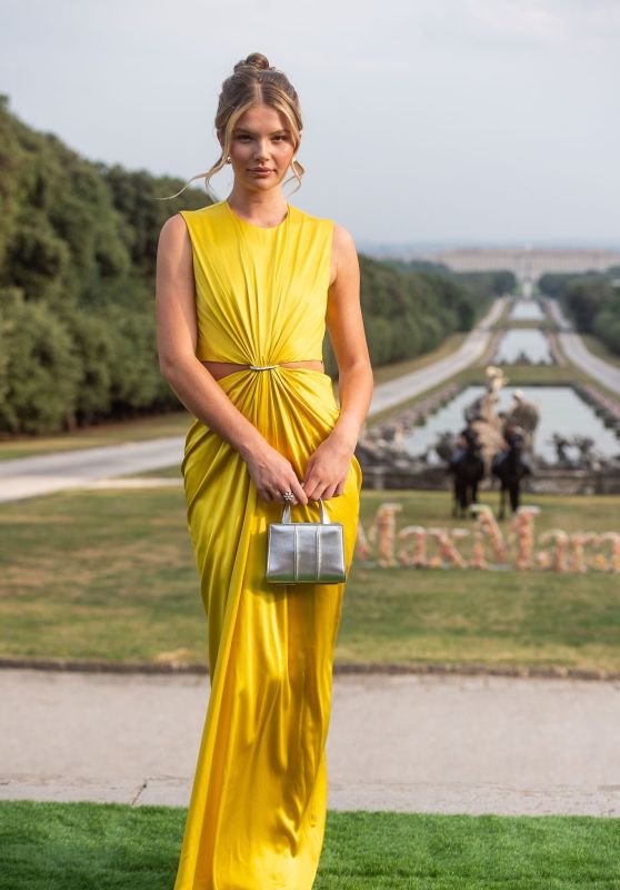 Ellie Thumann: A Golden Goddess at Max Mara
