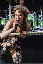 Halestorm Performs
