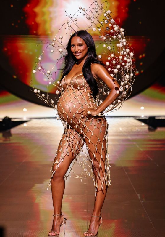 Jasmine Tookes: Radiant Mother-to-Be Shines in Avant-Garde Victoria