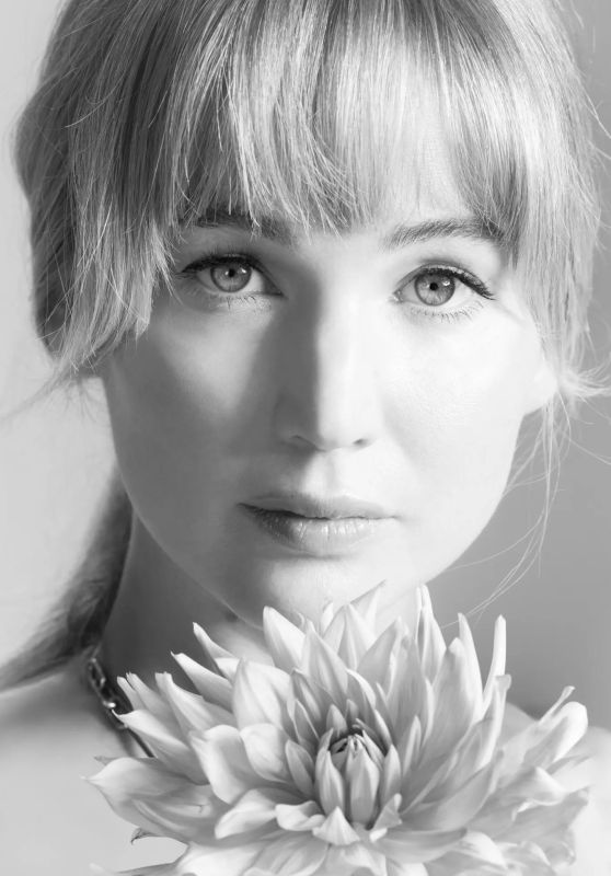Jennifer Lawrence: A Blossom of Timeless Beauty