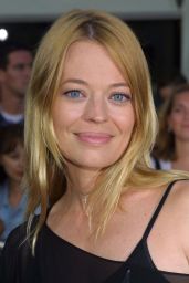 Jeri Ryan