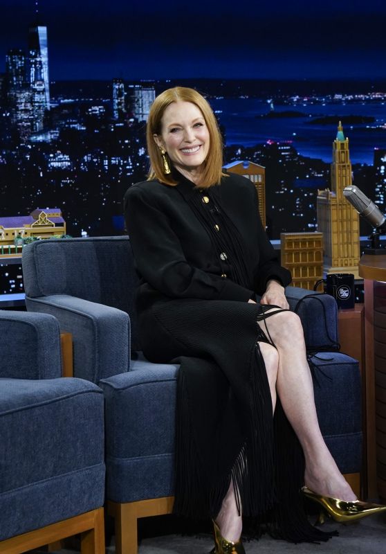 Julianne Moore Shines in Black Fringe Ensemble on Fallon