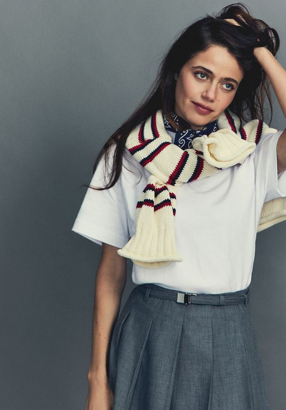 Molly Gordon: Varsity Vibes and Effortless Chic!