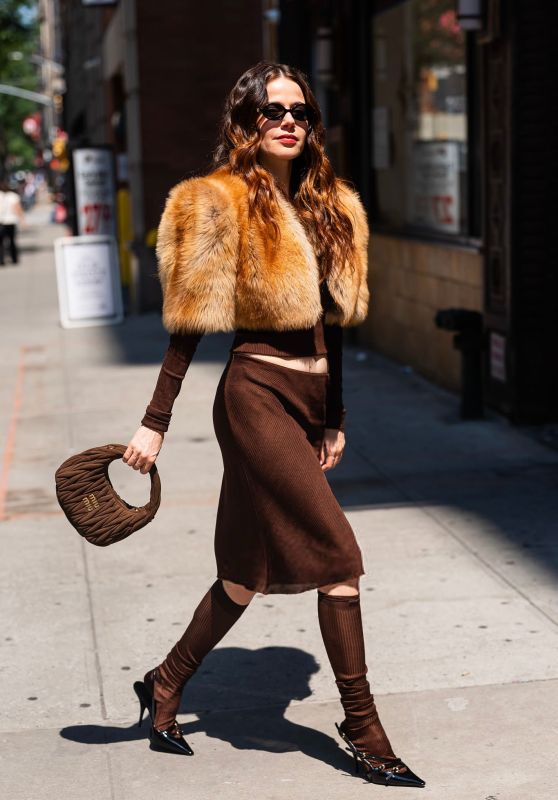 Molly Gordon Channels Old Hollywood Glamour in Chelsea