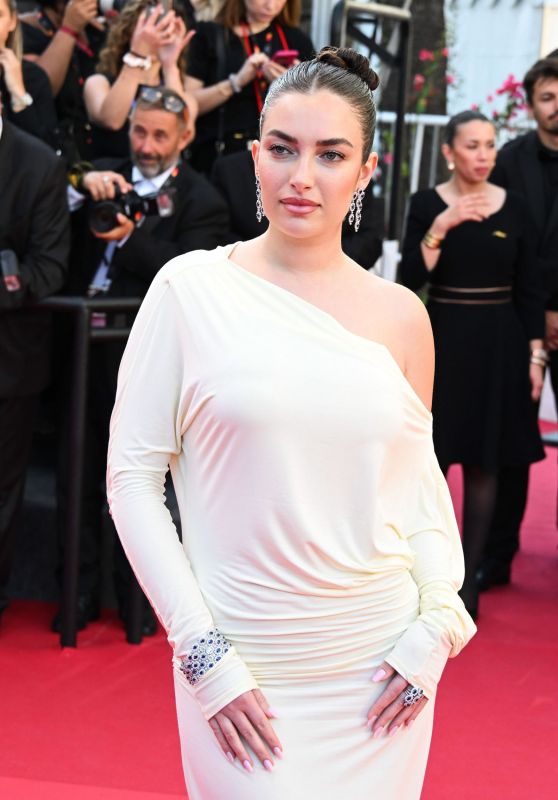Nilufar Addati: A Vision in White at Cannes!