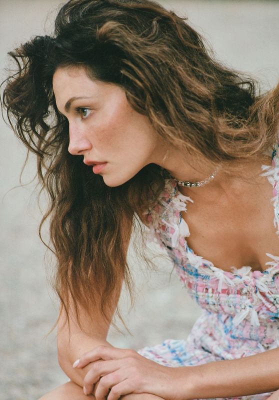 Phoebe Tonkin: A Vision in Pastel Tweed
