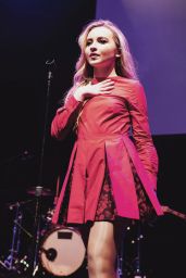 Sabrina Carpenter’s