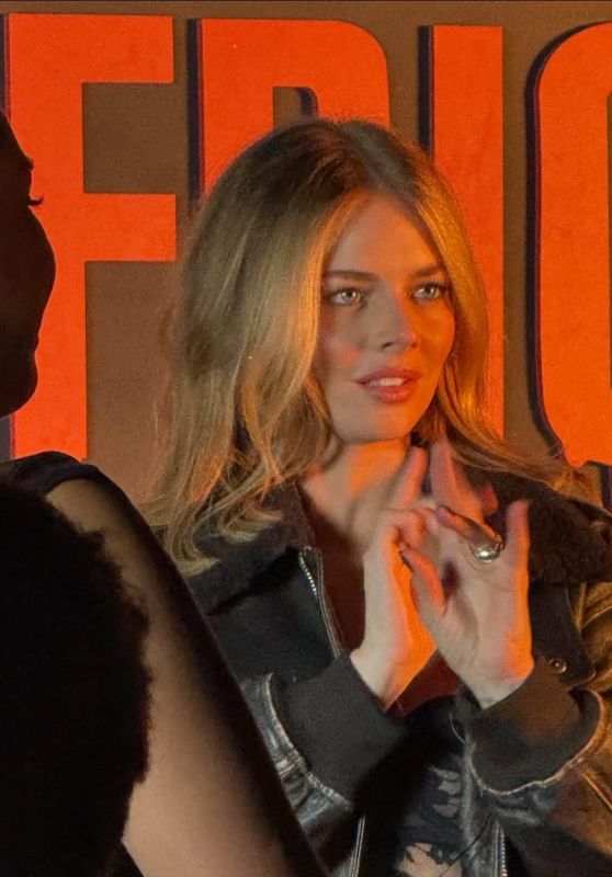 Samara Weaving: A Dazzling Presence at the Searchlight Studio Screening!
