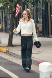 Suki Waterhouse