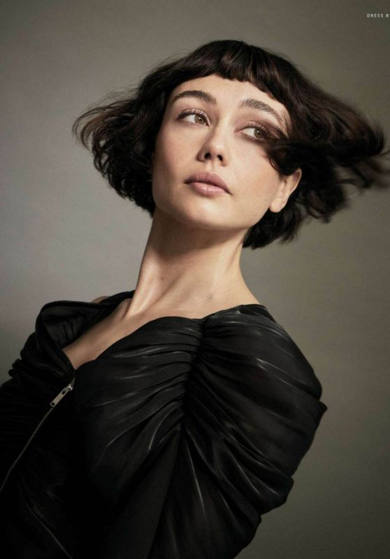 Sydney Chandler: A Noir Vision in Black