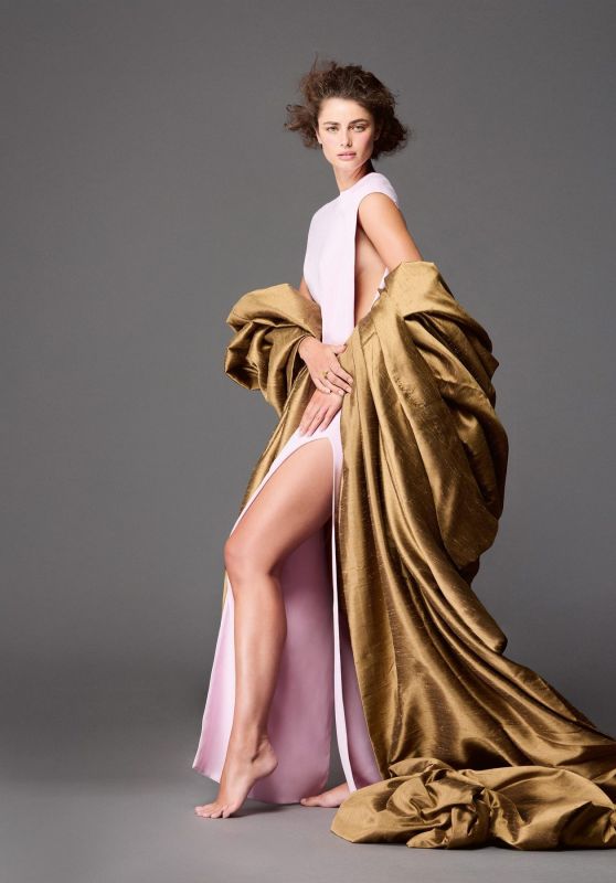 Taylor Hill: Goddess Rising on Vogue Czechoslovakia