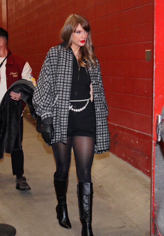 Taylor Swift: Chanel Chic and Engagement Ring Speculation at Chiefs Game