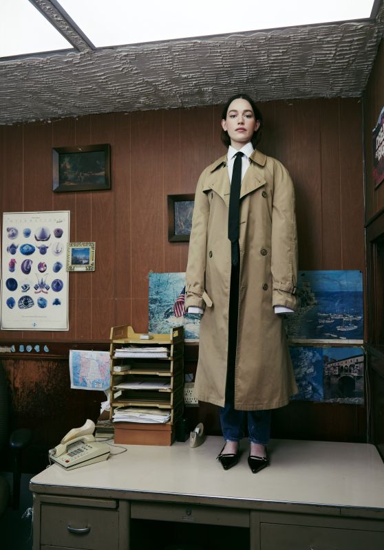 Victoria Pedretti: Desk Dominance! Is This Her Boldest Fashion Statement Yet?